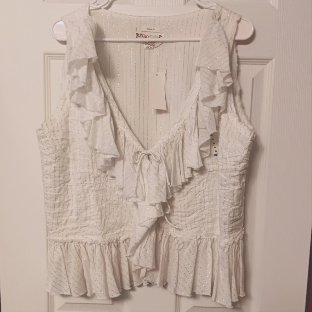 Old Navy White Cotton W/ Silver Thread Ruffled Tie Front Sleeveless Peplum Top - Picture 1 of 8